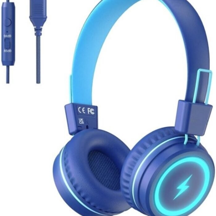StayPowered Kinderhoofdtelefoon - Veilig en Stijlvol met LED-Verlichting - USB-C Aansluiting - Volumelimiet 85/94 dB - Ingebouwde Microfoon - Opvouwbaar en Lichtgewicht - Zachte Oorkussens - Stereo Geluid - Blauw - Levering Sneller dan Aangegeven!
