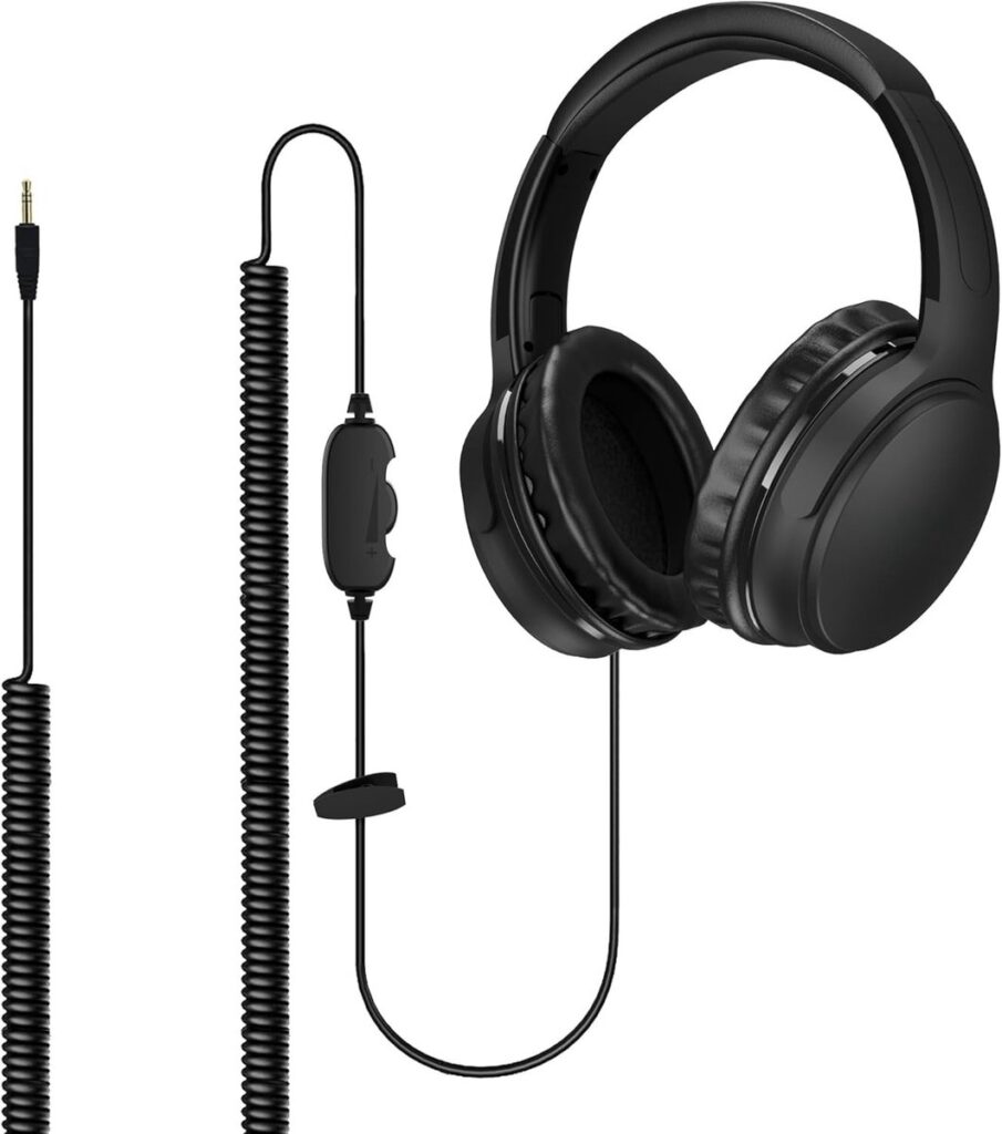 StayPowered TV Hoofdtelefoon - Geniet van Duidelijk Geluid zonder Anderen te Storen - Extra Lang 6 m Kabel - Comfortabele Over-Ear Pasvorm - Geïsoleerd Geluid - Eenvoudige Volumecontrole - Bedraad - Zwart - Levering Sneller dan Aangegeven!