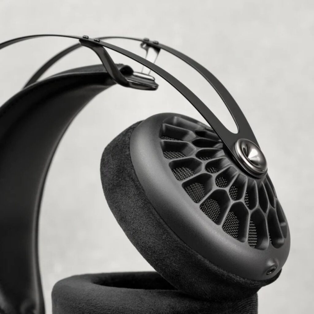 Meze105 AER bekabelde hoofdtelefoon - Zwart