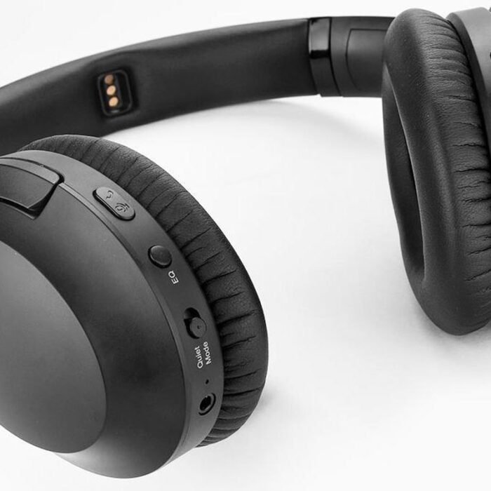 Avantree - Opera - Long Range Bluetooth 5.0 Headphone for TV, with Transmitter/Charging Dock, Low Latency & Sound Enhanced