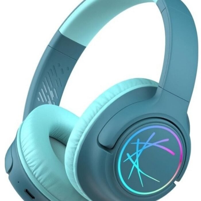 StayPowered Koptelefoon voor Kinderen - de Ultieme Kinderhoofdtelefoon met 43 Uur Speeltijd en Veilige Volumebegrenzing - Ingebouwde Verlichting - Opvouwbaar Ontwerp - USB C - Bedraad/Bluetooth -Lichtblauw - Levering Sneller dan Aangegeven!